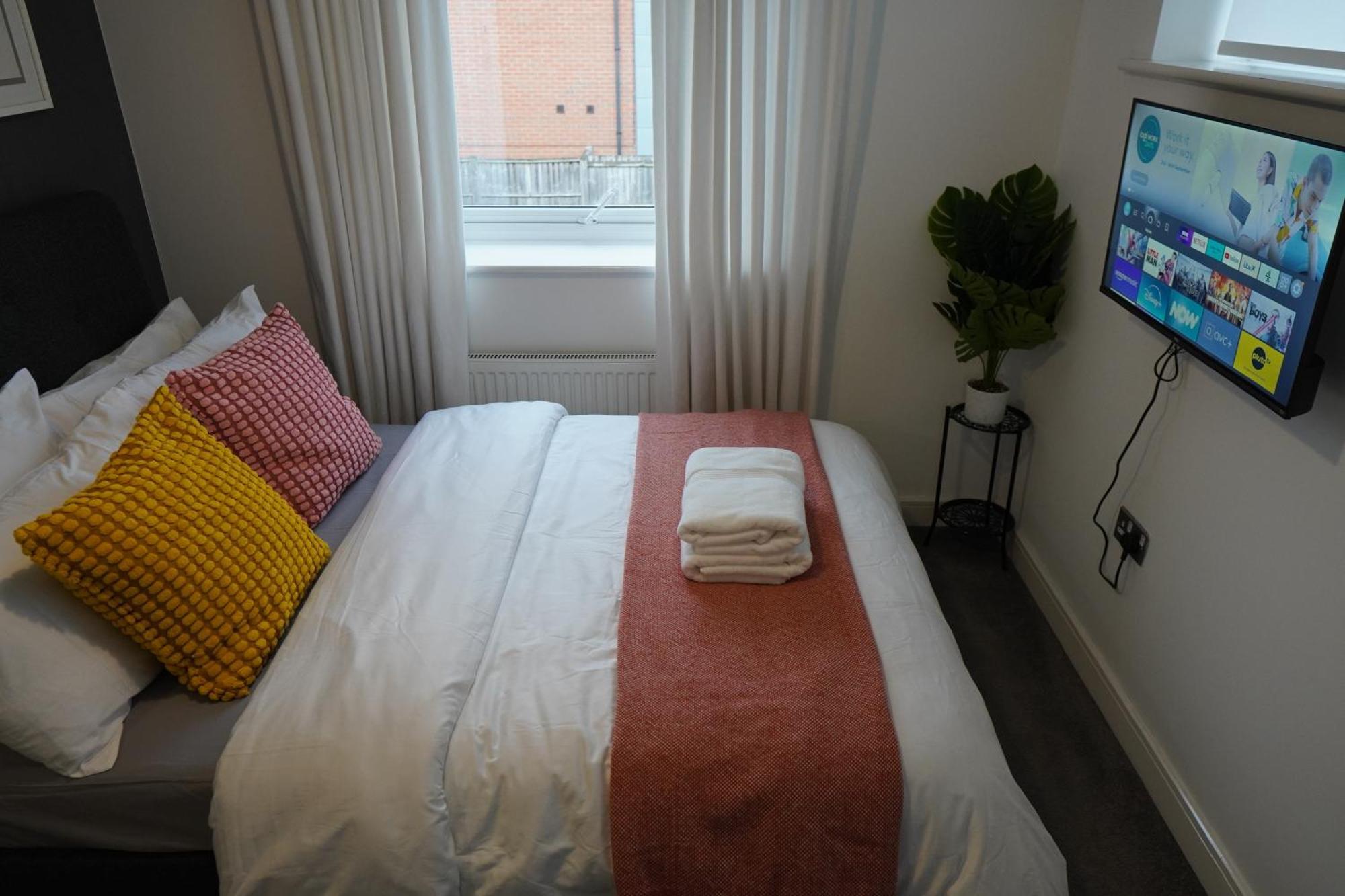 Luxury Rooms - Pick A Room - Free Parking & Kitchen Access, Near Etihad Stadium, The Coop Live & Piccadilly Station, Manchester Bagian luar foto