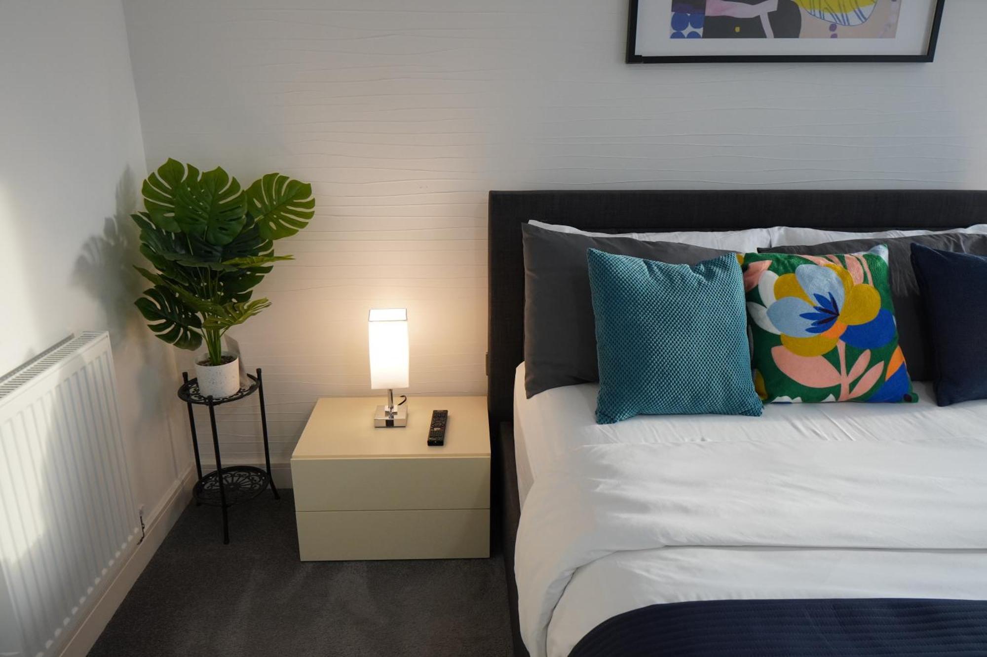 Luxury Rooms - Pick A Room - Free Parking & Kitchen Access, Near Etihad Stadium, The Coop Live & Piccadilly Station, Manchester Bagian luar foto
