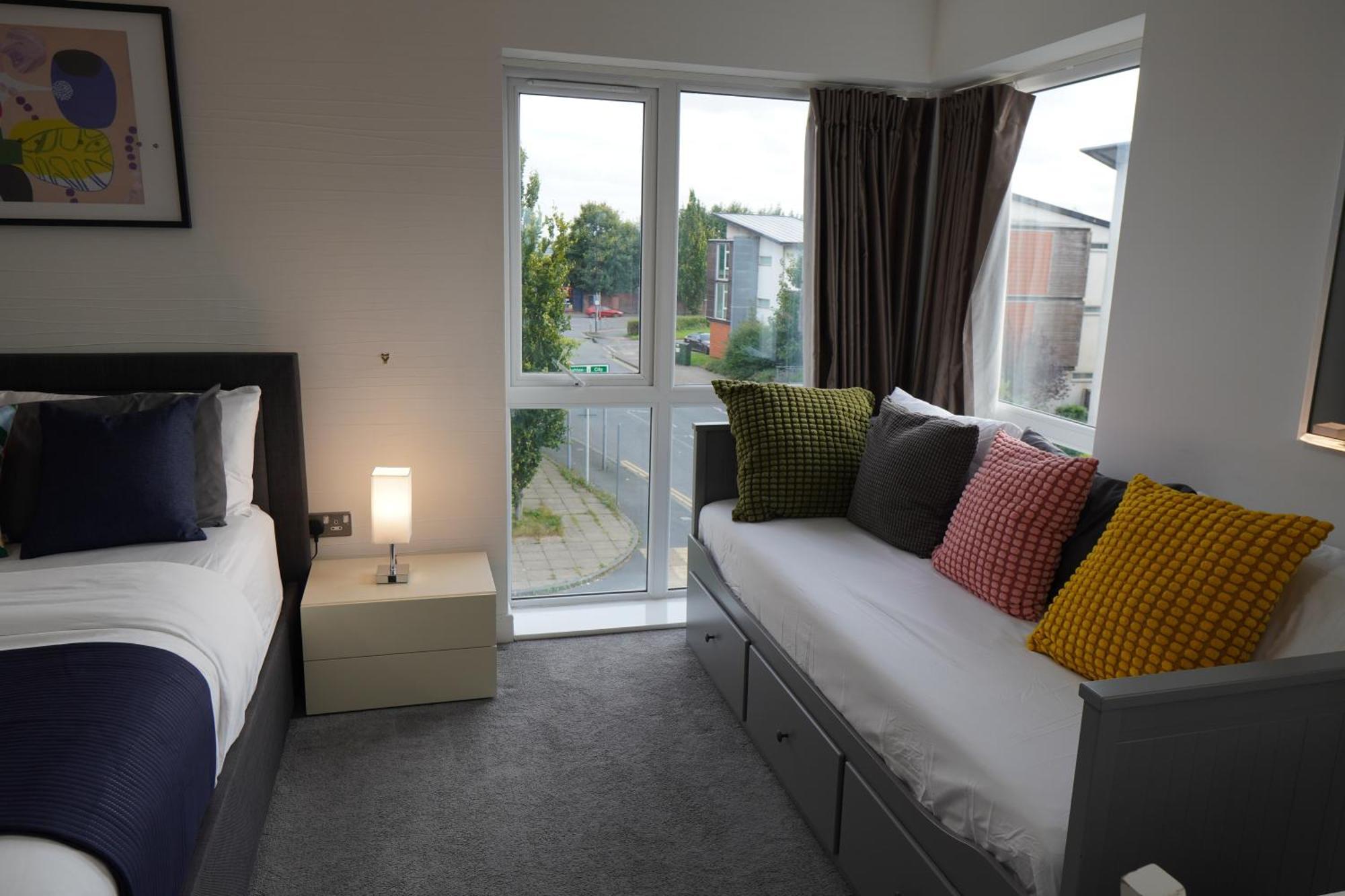 Luxury Rooms - Pick A Room - Free Parking & Kitchen Access, Near Etihad Stadium, The Coop Live & Piccadilly Station, Manchester Bagian luar foto