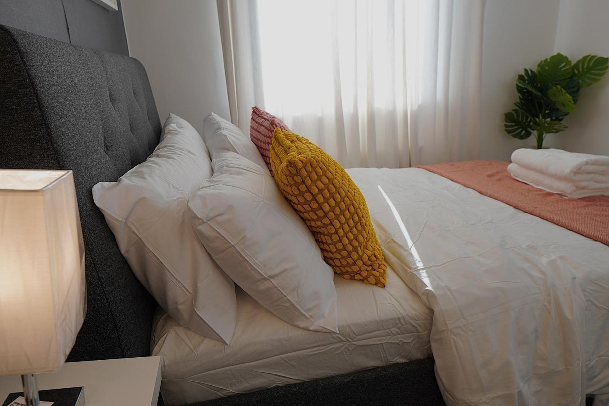 Luxury Rooms - Pick A Room - Free Parking & Kitchen Access, Near Etihad Stadium, The Coop Live & Piccadilly Station, Manchester Bagian luar foto