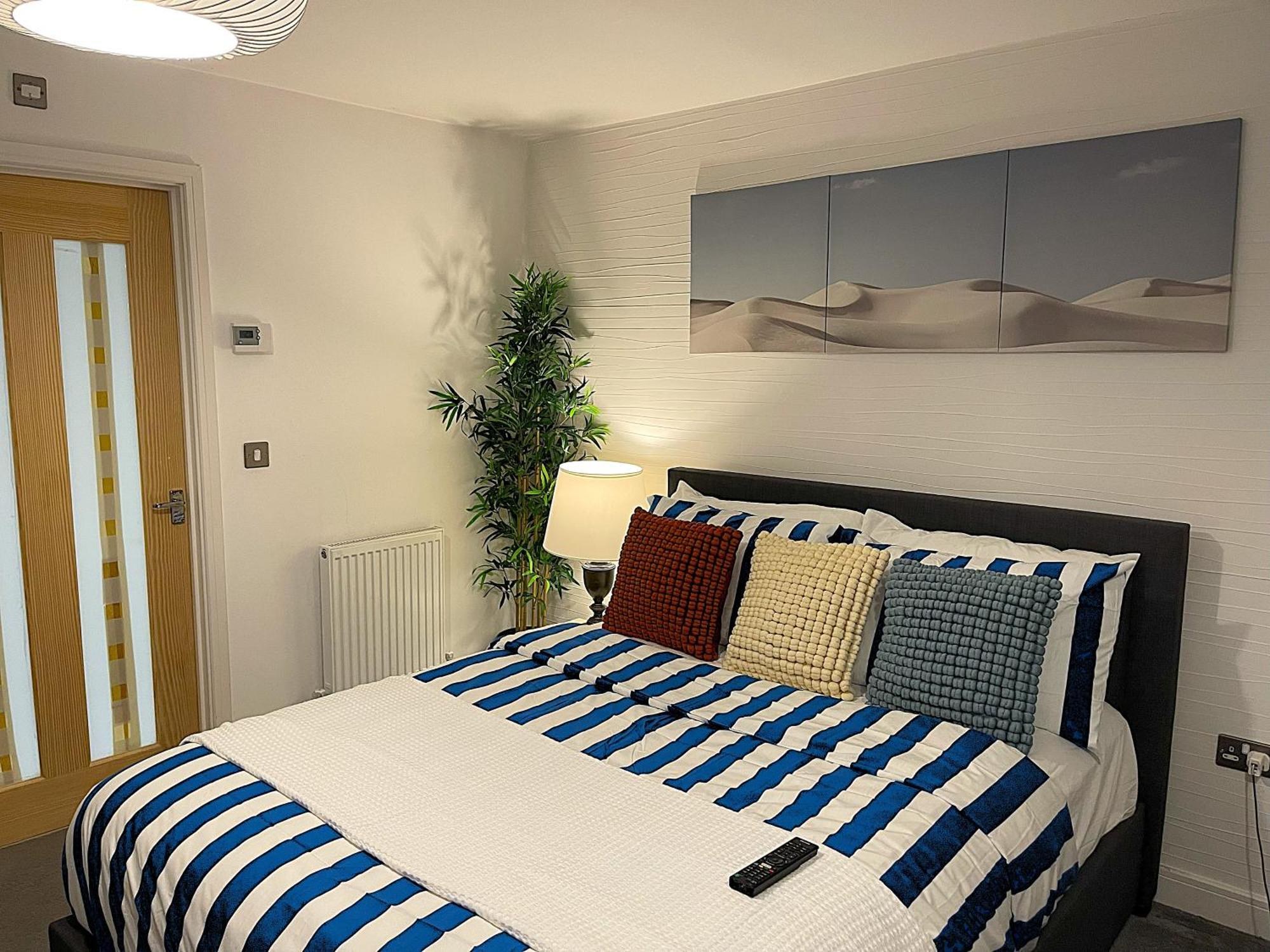 Luxury Rooms - Pick A Room - Free Parking & Kitchen Access, Near Etihad Stadium, The Coop Live & Piccadilly Station, Manchester Bagian luar foto